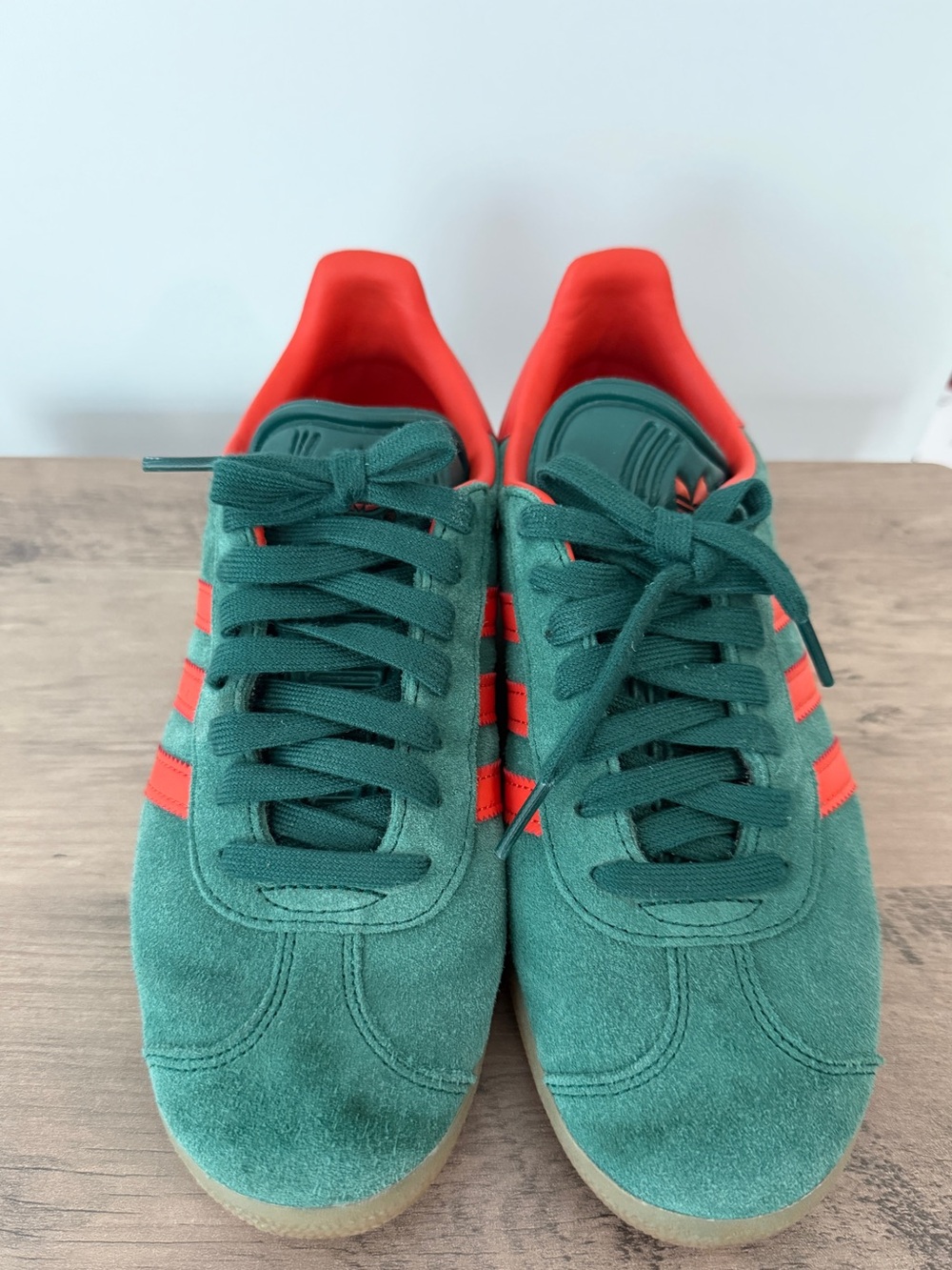 adidas Originals Gazelle in Collegiate Green + Preloved Red IG6200 - M5.5